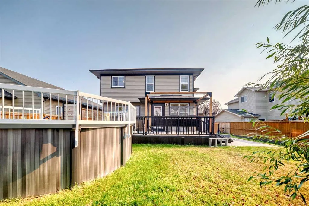332 Ranch Close