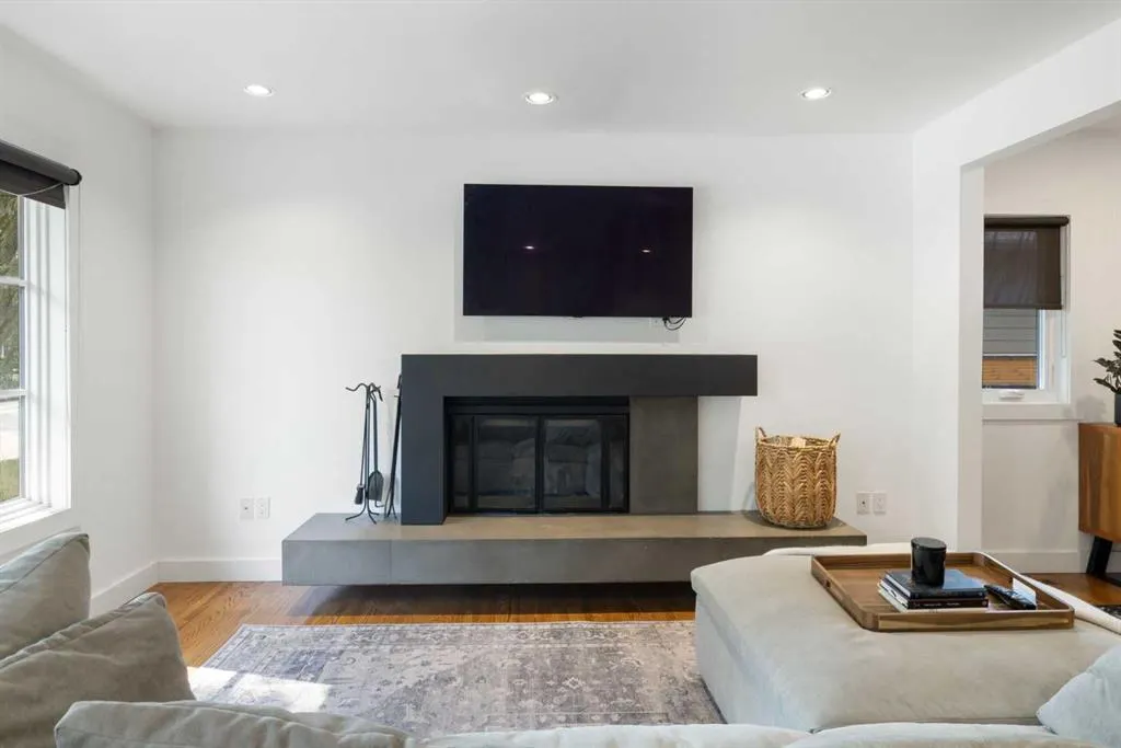 28 Glamorgan Drive SW