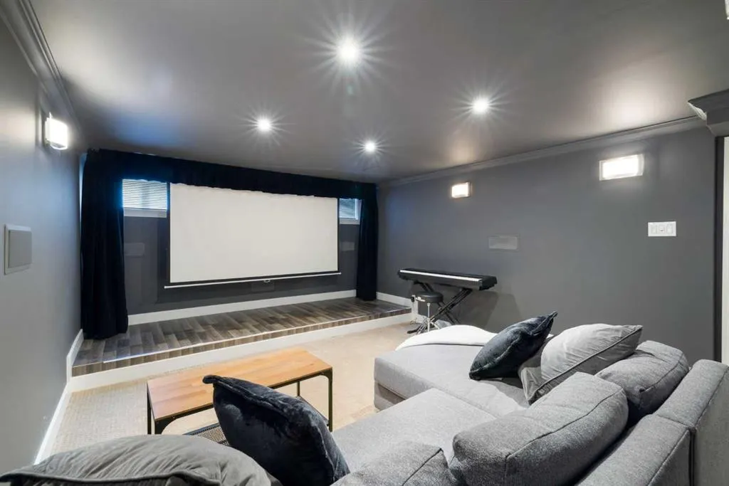 28 Glamorgan Drive SW