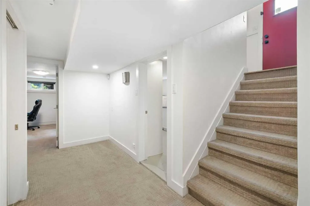 28 Glamorgan Drive SW