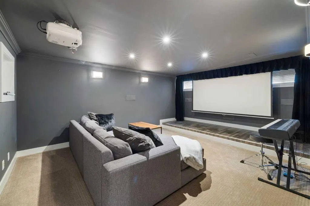 28 Glamorgan Drive SW