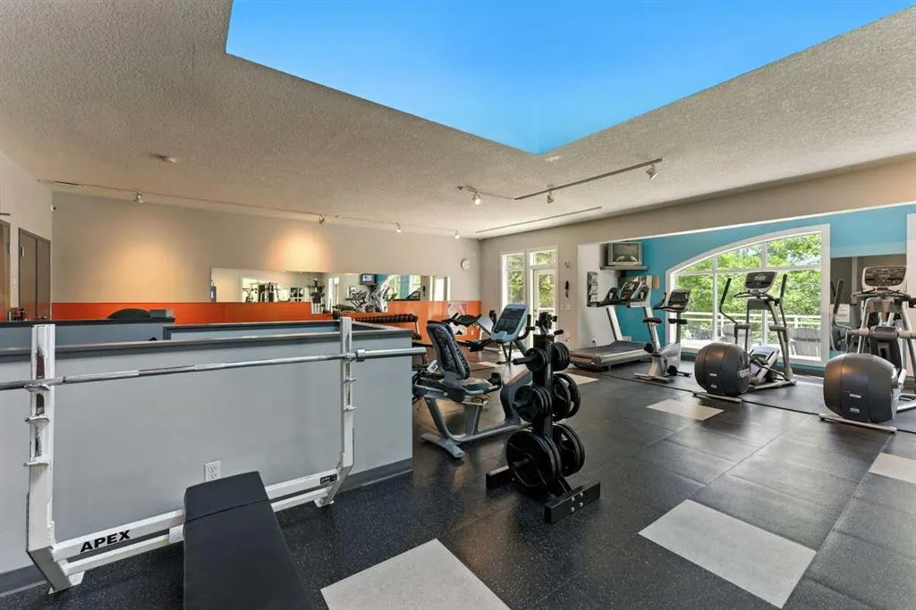24 Hemlock Crescent SW, #3203