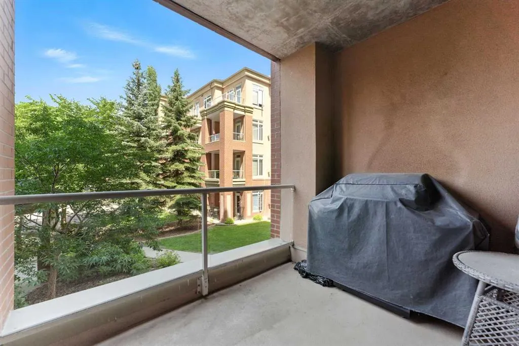 24 Hemlock Crescent SW, #3203