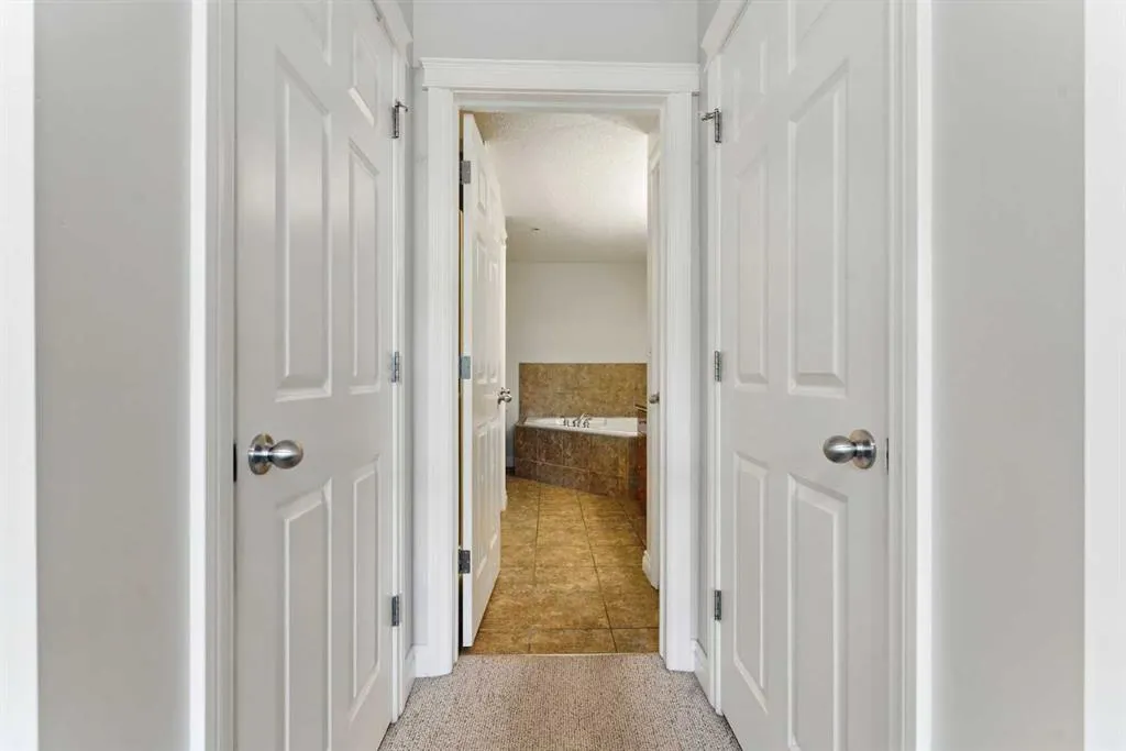 24 Hemlock Crescent SW, #3203