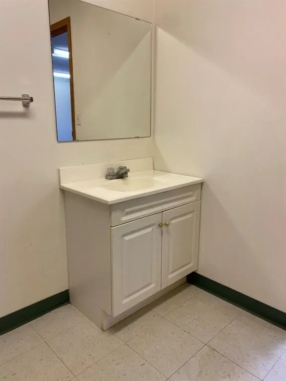 4213 42 Avenue, #2B