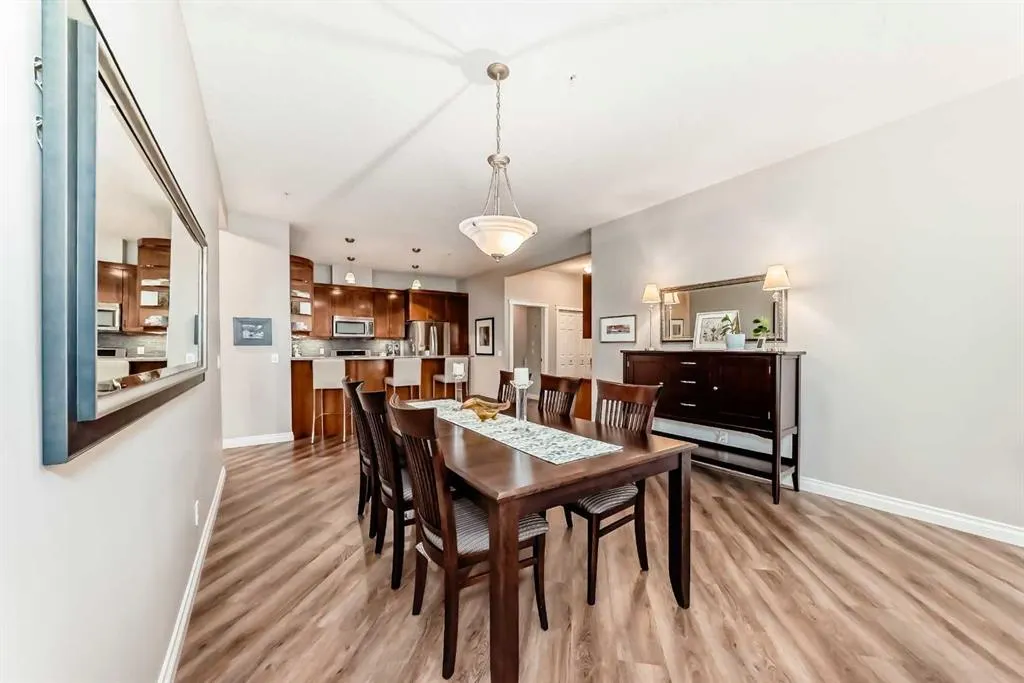 14 Hemlock Crescent SW, #7204