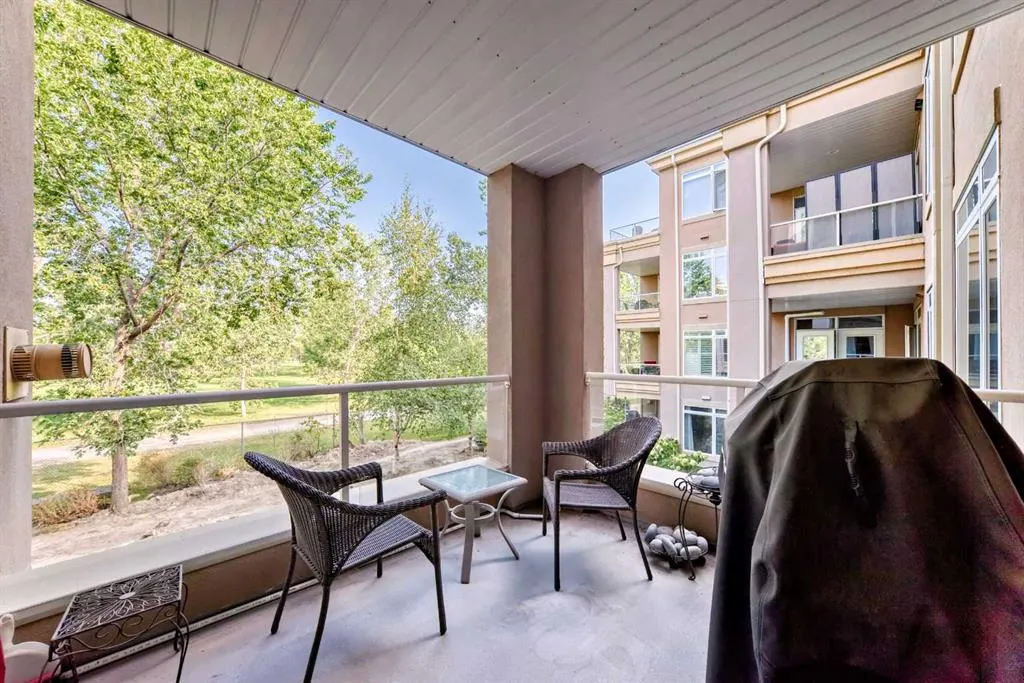 14 Hemlock Crescent SW, #7204