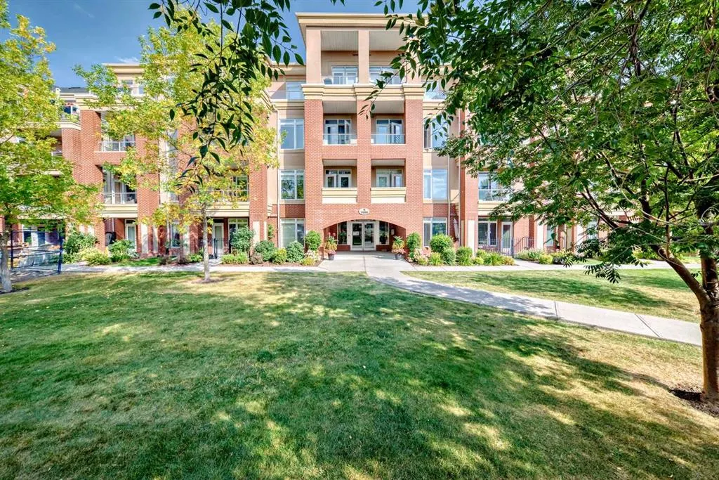 14 Hemlock Crescent SW, #7204