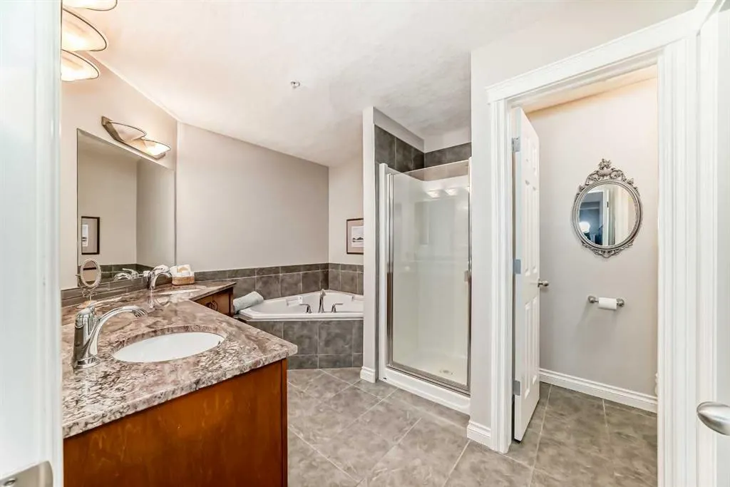 14 Hemlock Crescent SW, #7204
