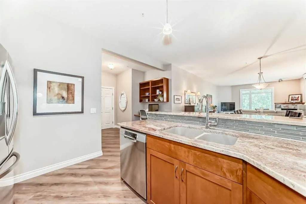 14 Hemlock Crescent SW, #7204