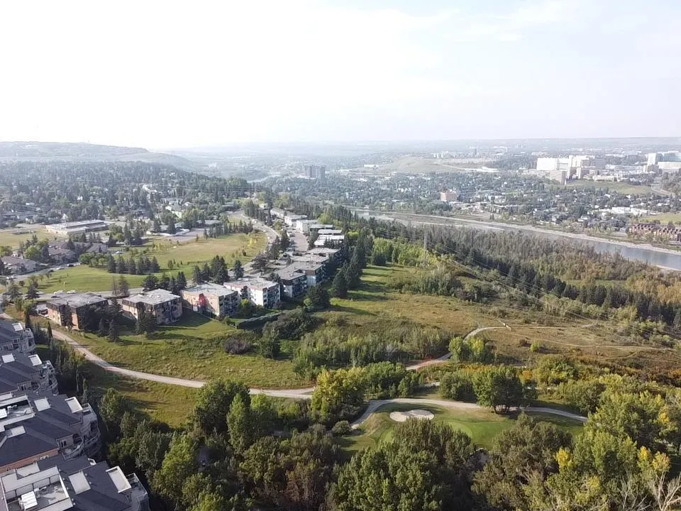14 Hemlock Crescent SW, #7204