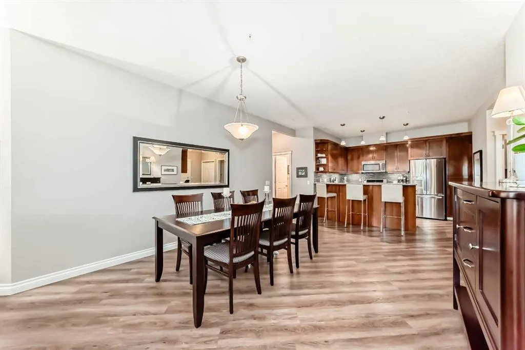 14 Hemlock Crescent SW, #7204