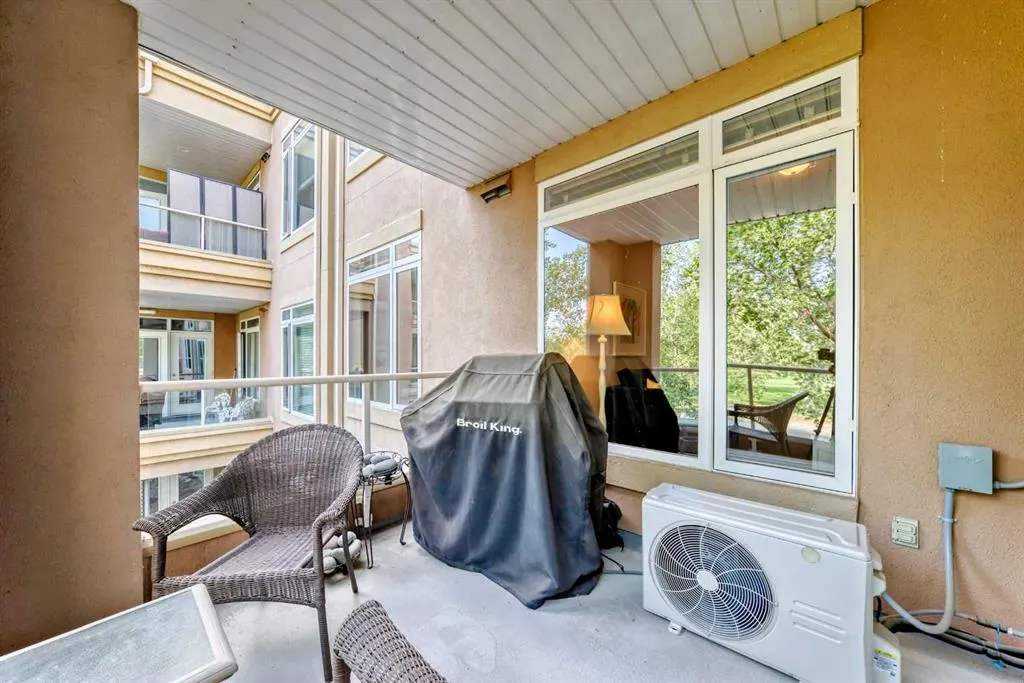 14 Hemlock Crescent SW, #7204