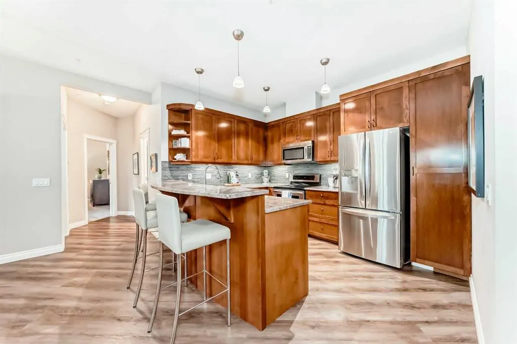 14 Hemlock Crescent SW, #7204