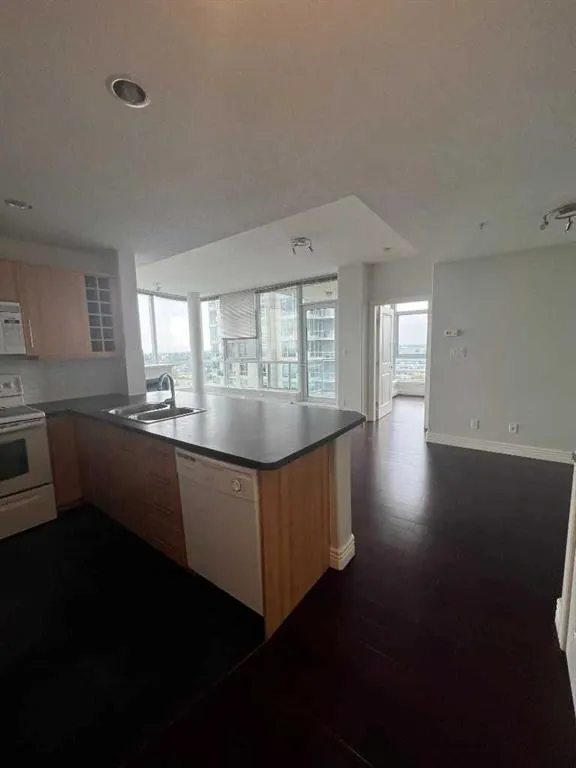 55 Spruce Place SW, #1003