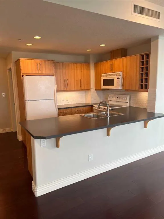 55 Spruce Place SW, #1003