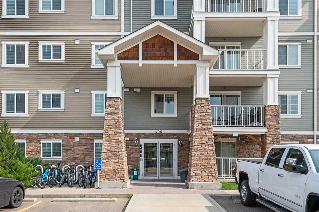 406 Cranberry Park SE, #305