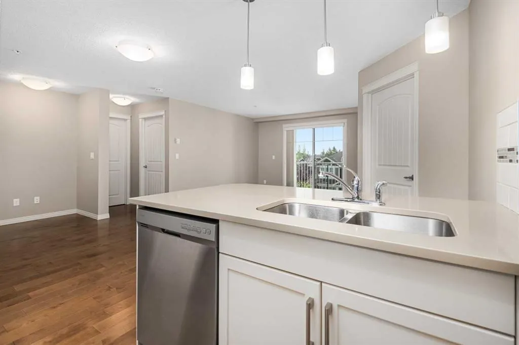 406 Cranberry Park SE, #305