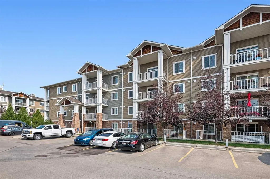 406 Cranberry Park SE, #305