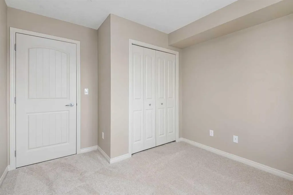 406 Cranberry Park SE, #305