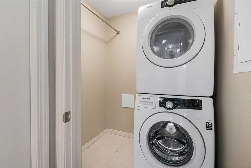406 Cranberry Park SE, #305