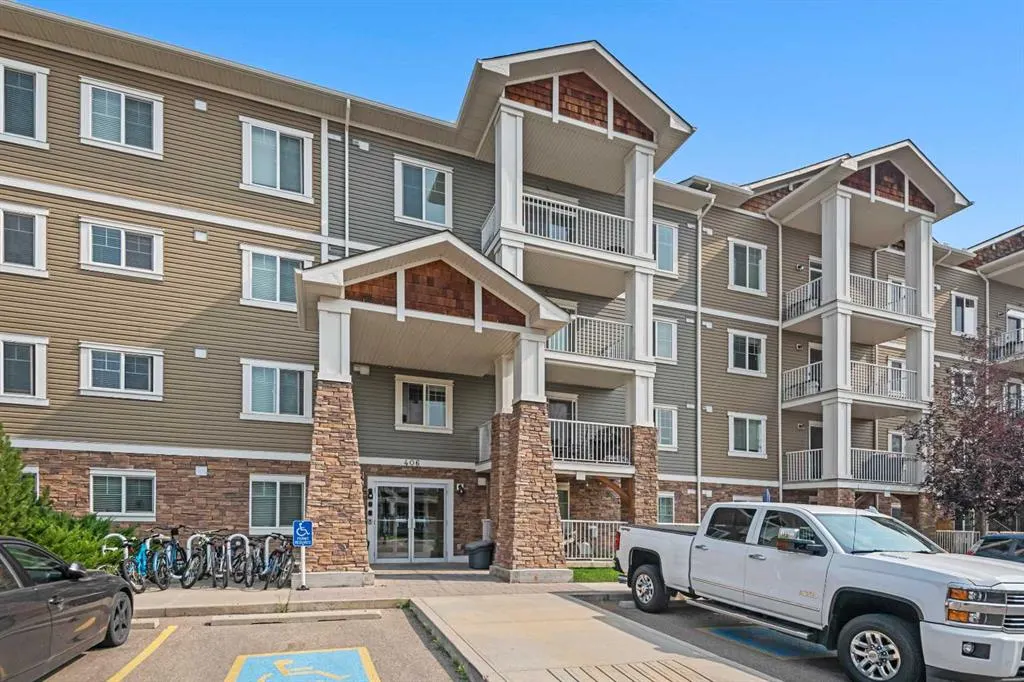 406 Cranberry Park SE, #305