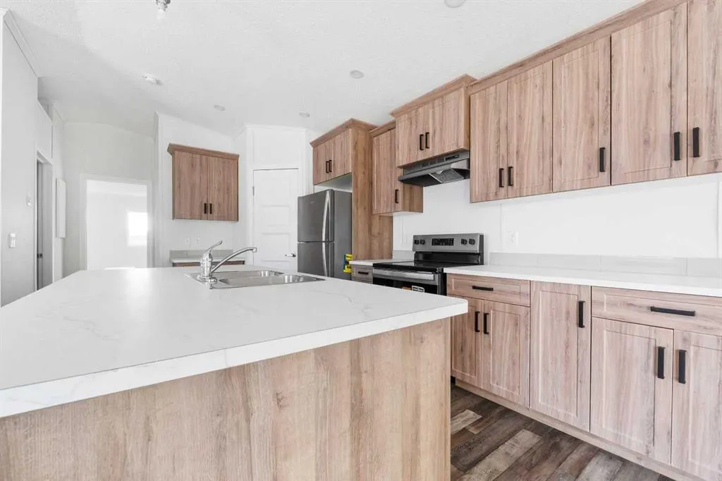 18 Shoreline Drive