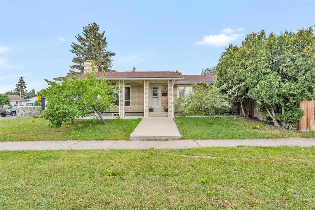 1055 Acadia Drive SE