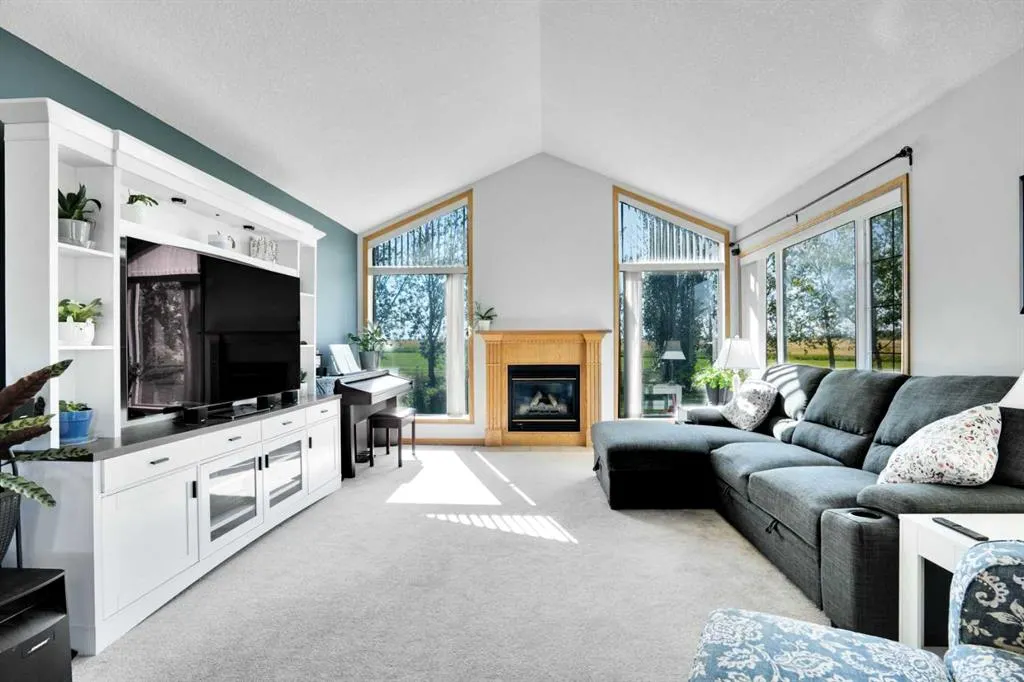 633 Advent Bay