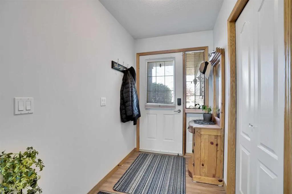 633 Advent Bay