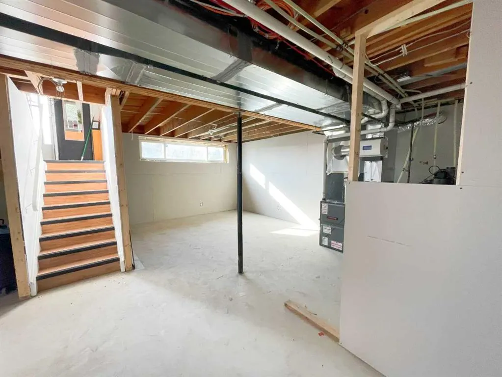 404 Whitney