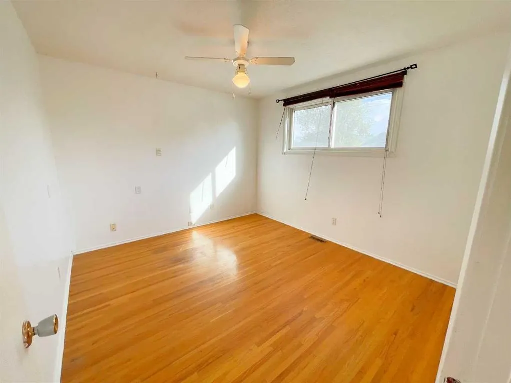 404 Whitney