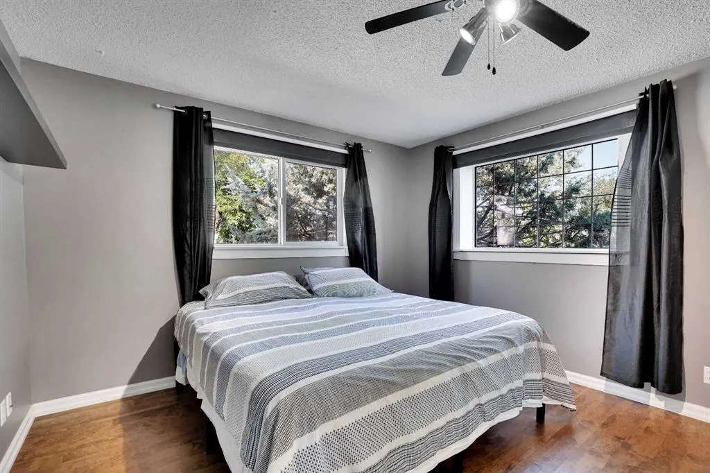 97 Alpine Crescent SE