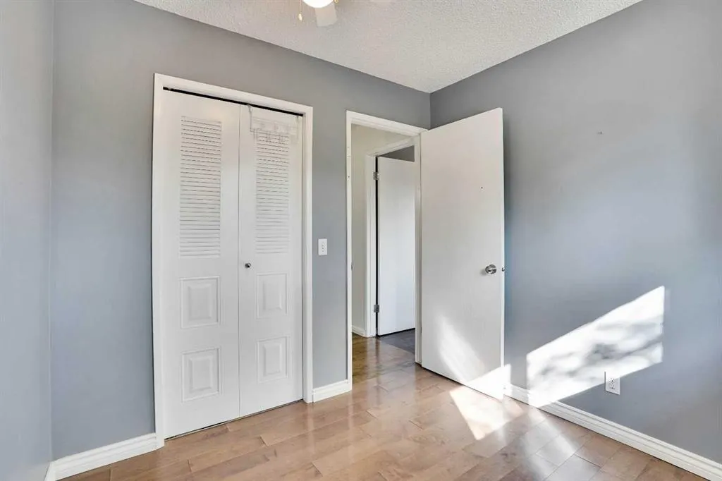 97 Alpine Crescent SE