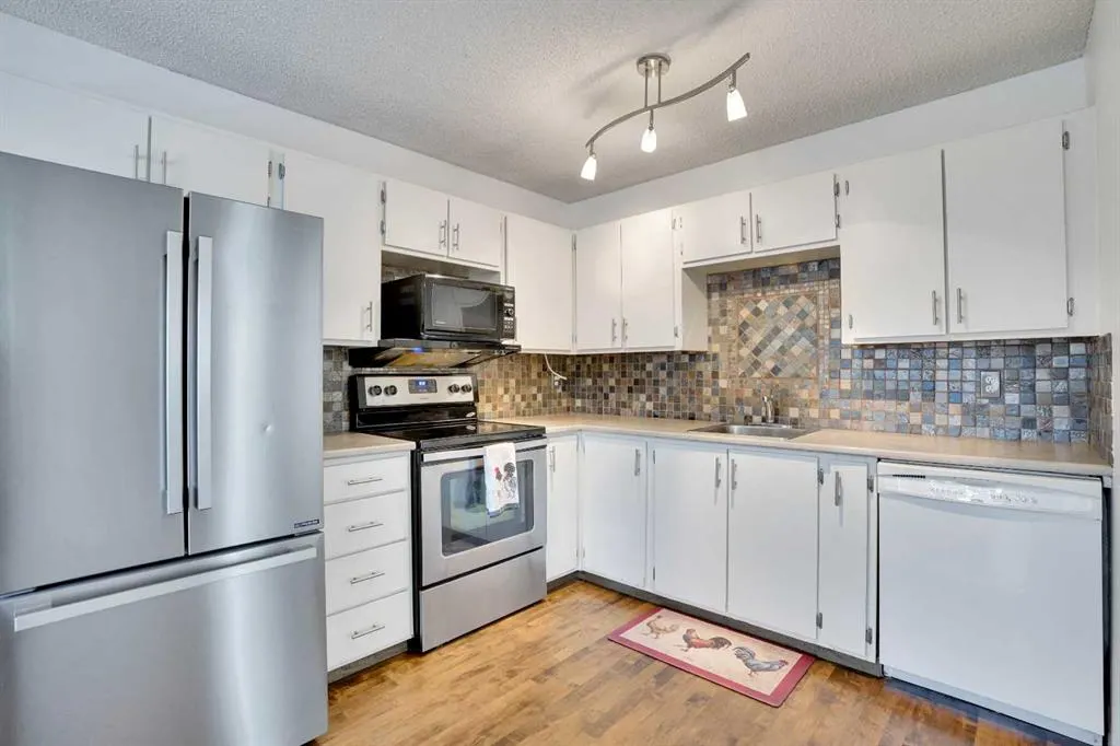 97 Alpine Crescent SE
