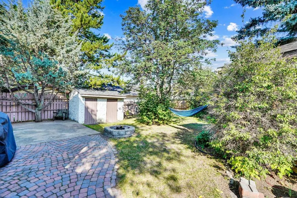 97 Alpine Crescent SE