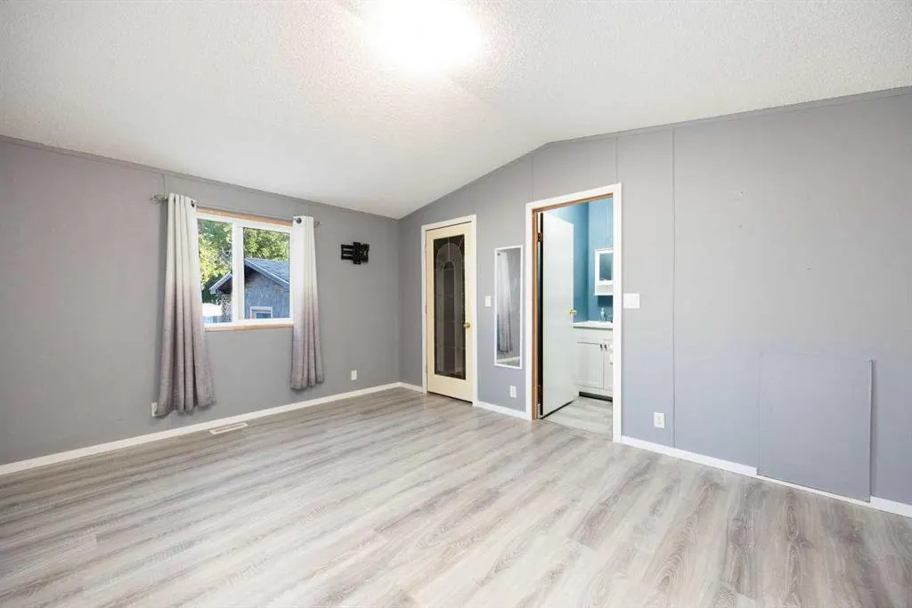 137 Grenfell Crescent
