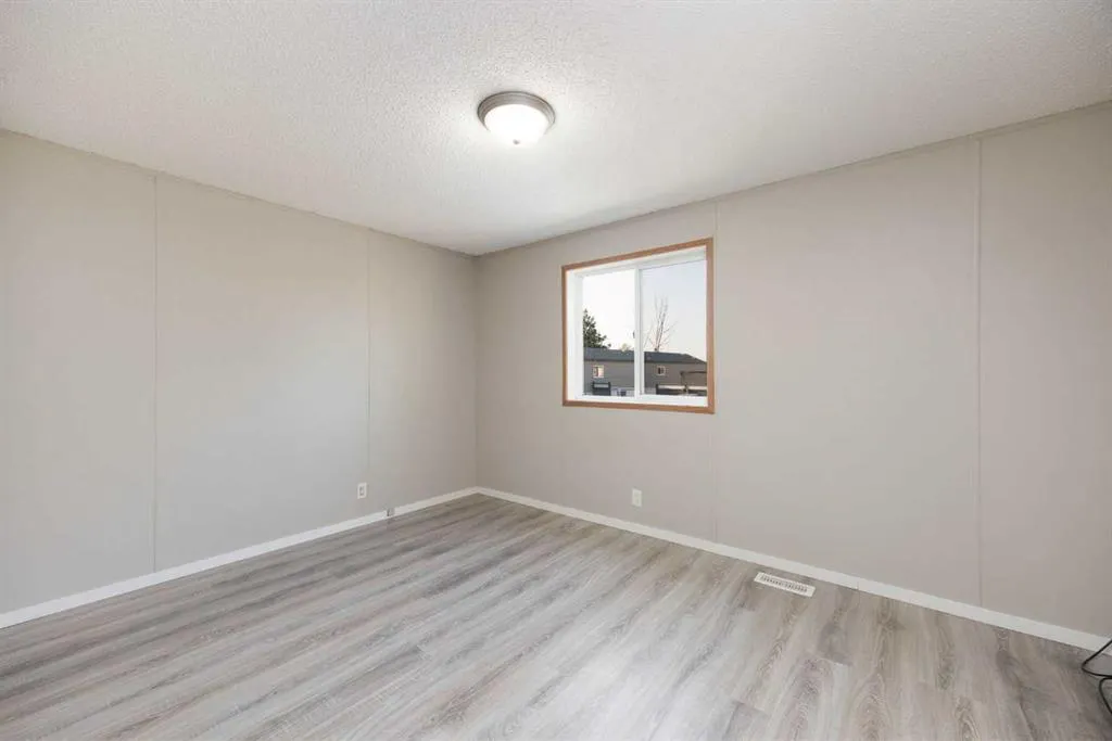 137 Grenfell Crescent