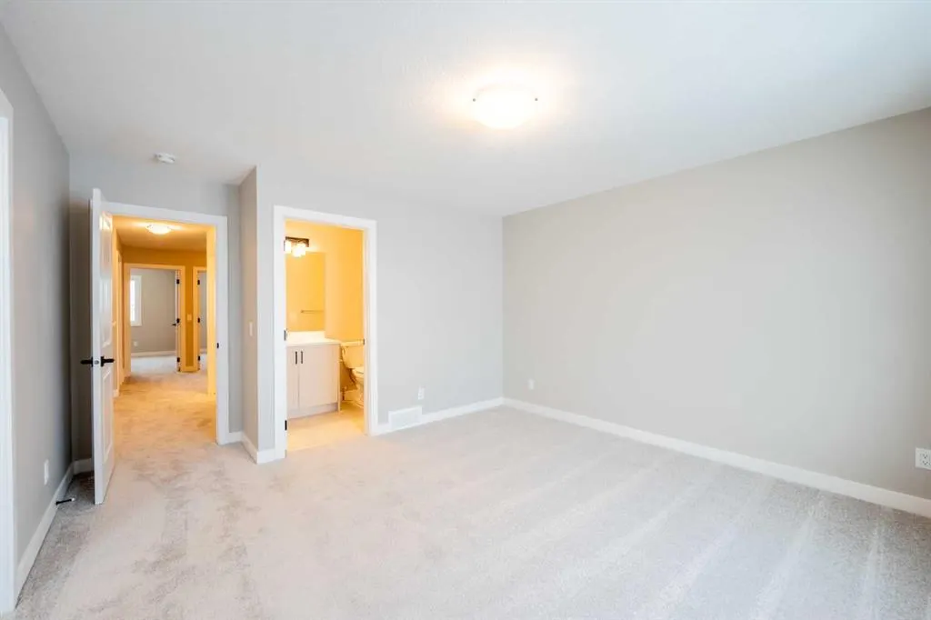 419 Hotchkiss Manor SE