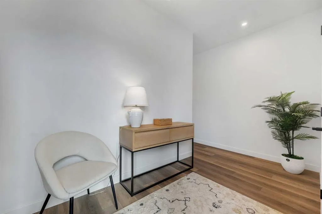 28 Carringvue Passage NW