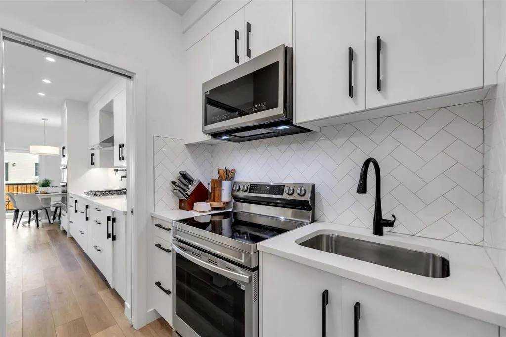 28 Carringvue Passage NW