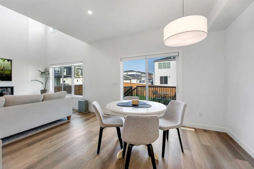 28 Carringvue Passage NW