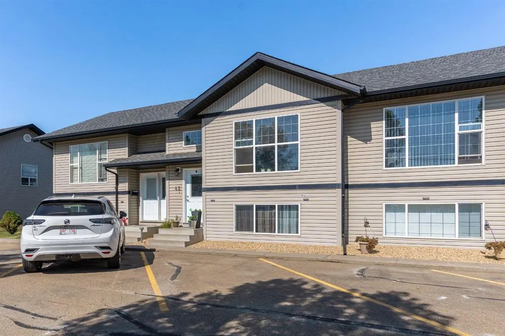 4702 53 Avenue, #42