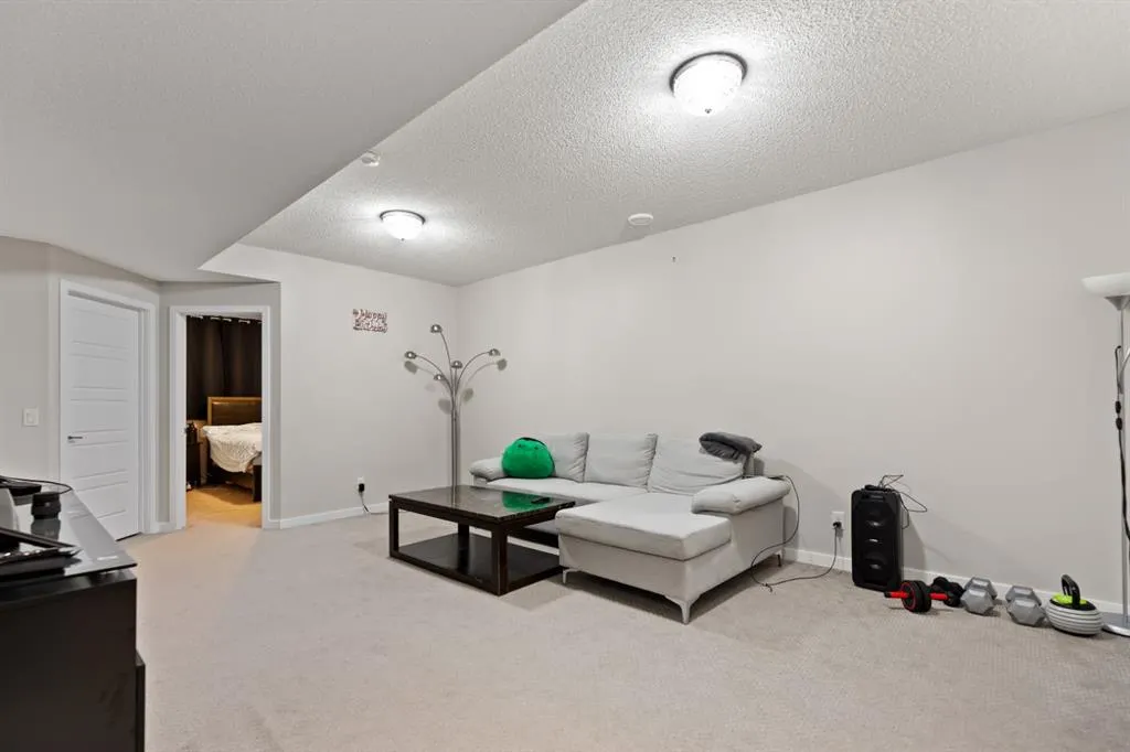 14 Red Embers Crescent NE