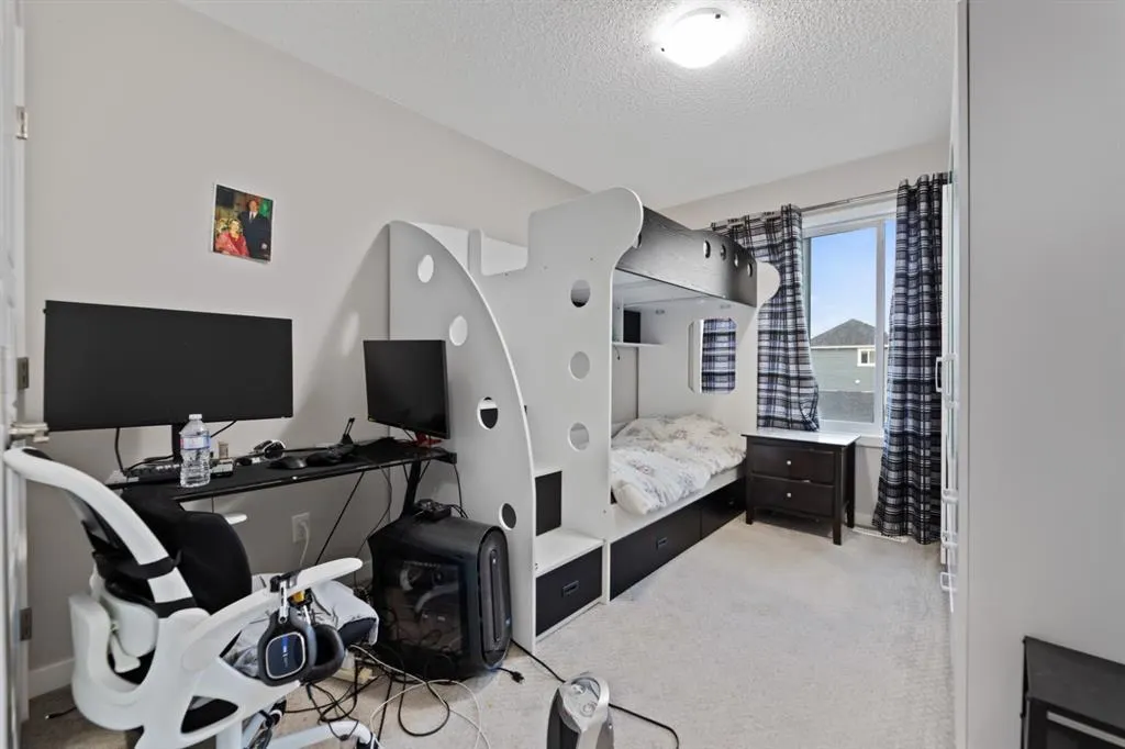 14 Red Embers Crescent NE
