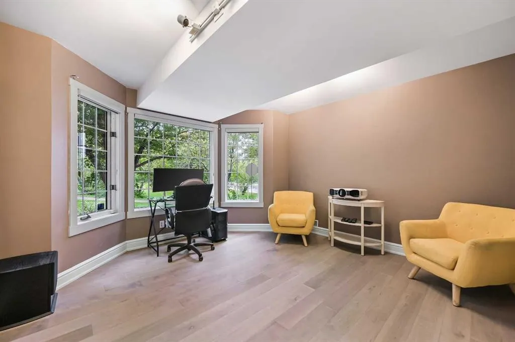 1611 21 Avenue SW, #3
