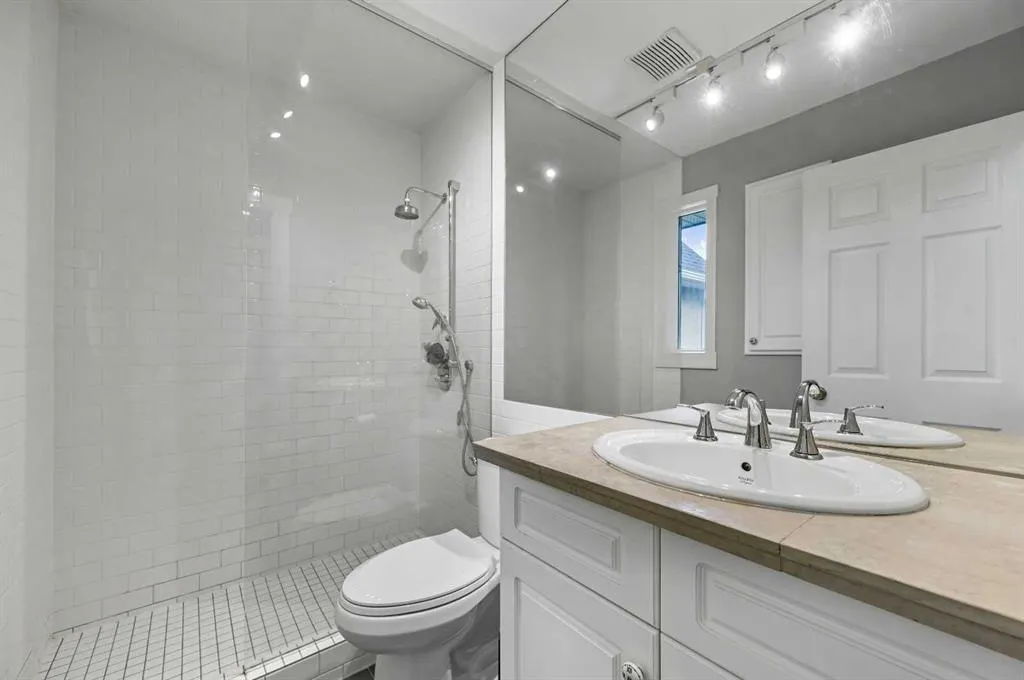 1611 21 Avenue SW, #3