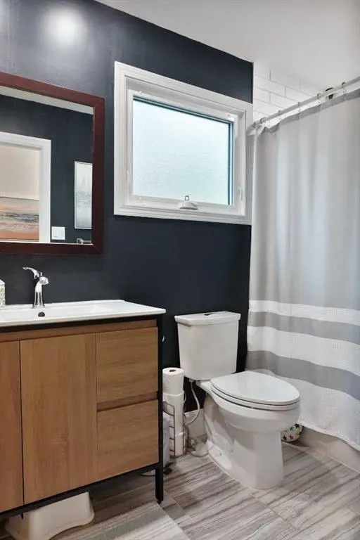 15 Sheridan Place W