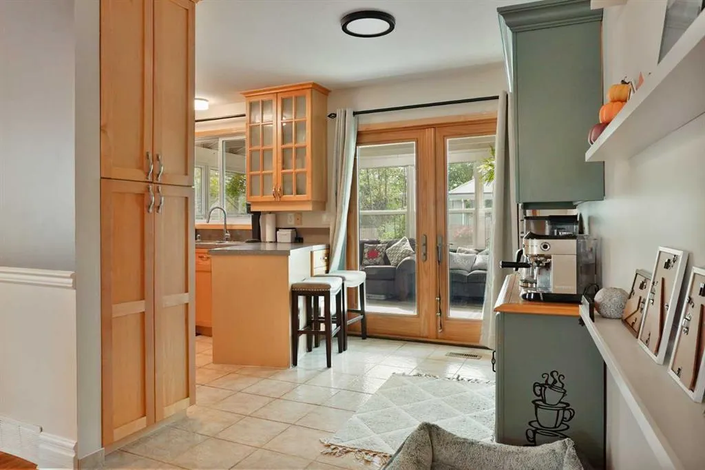 15 Sheridan Place W