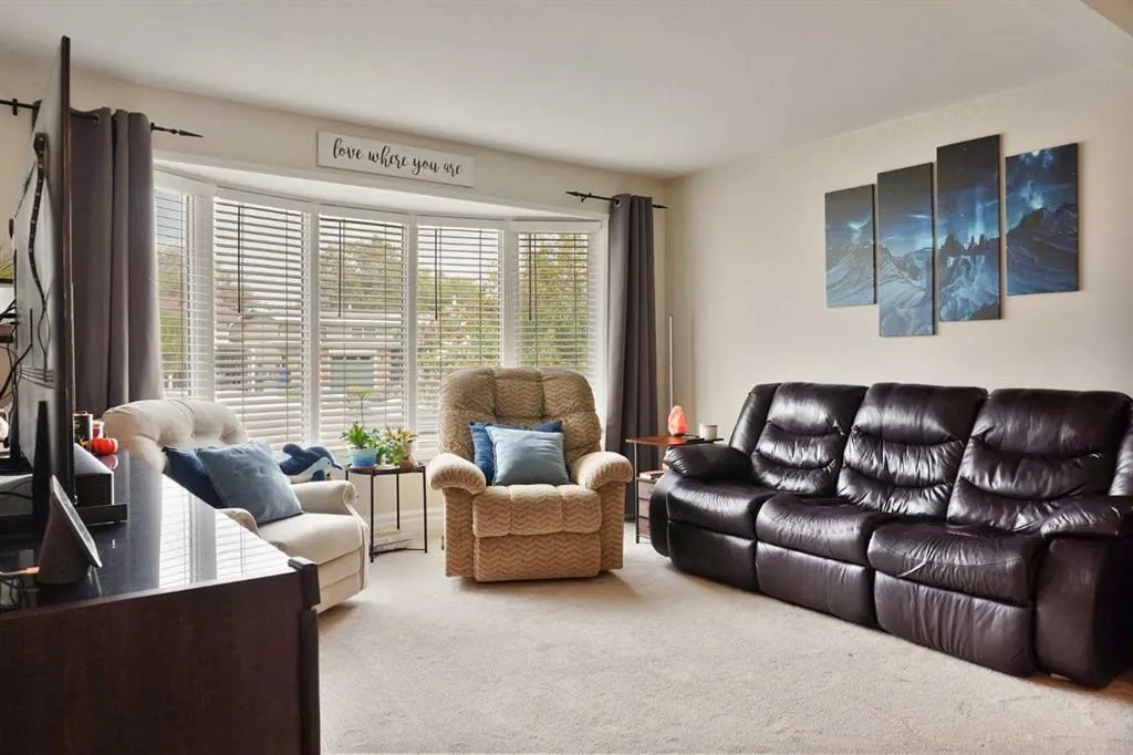 15 Sheridan Place W